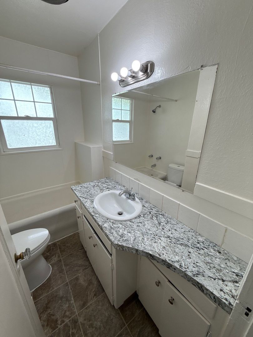 Gallery Image 18