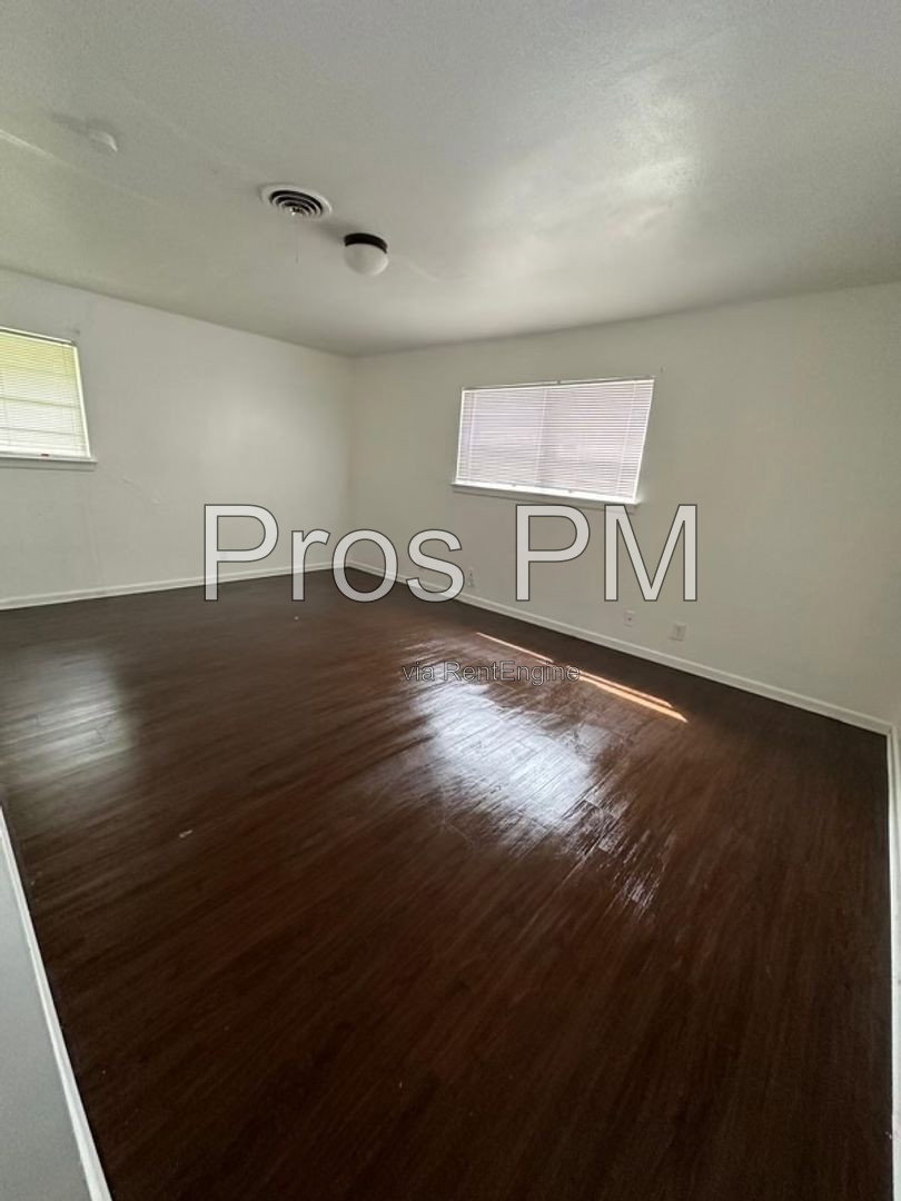 Gallery Image 18