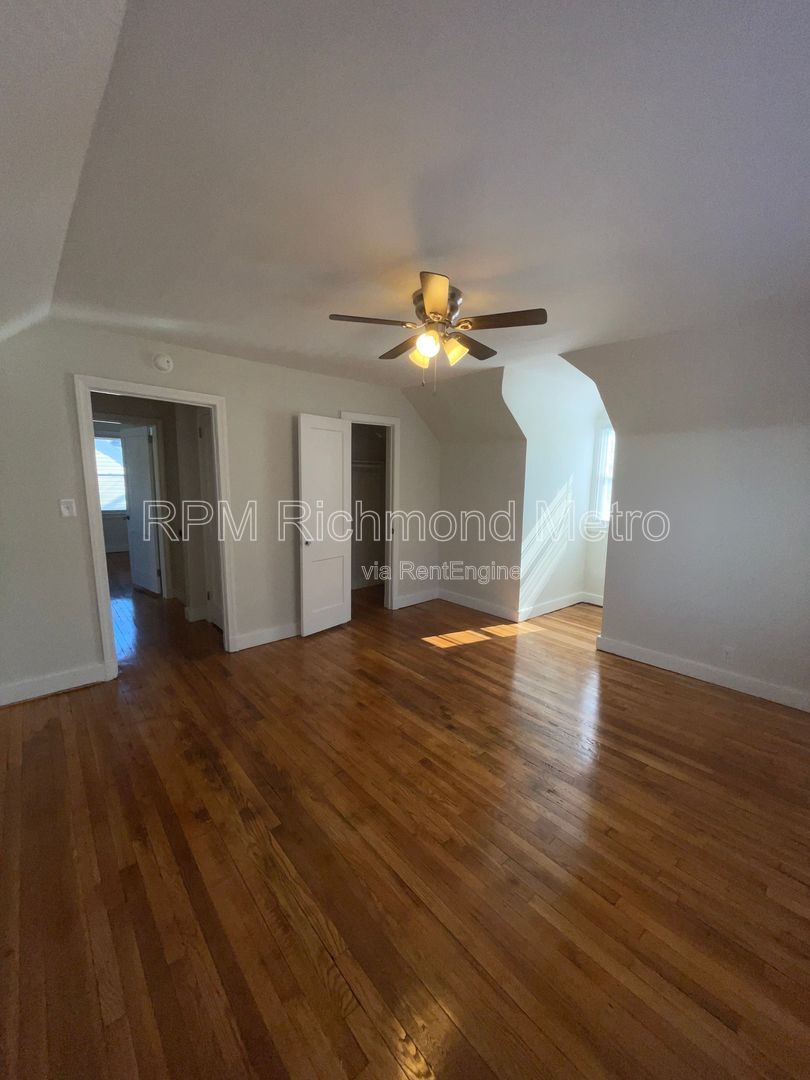 Gallery Image 0
