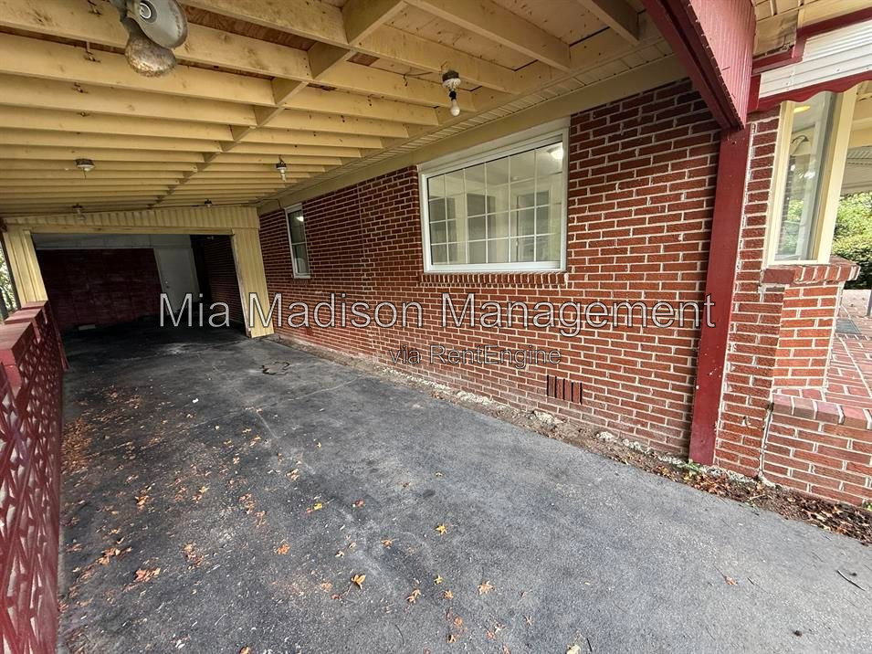 Gallery Image 15