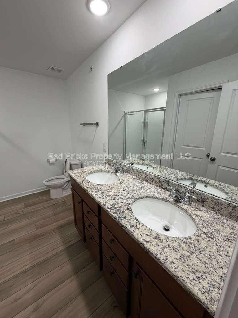 Gallery Image 25