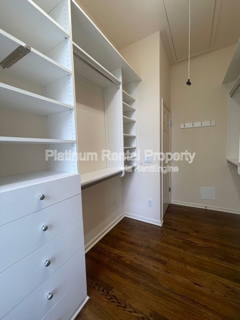Gallery Image 59