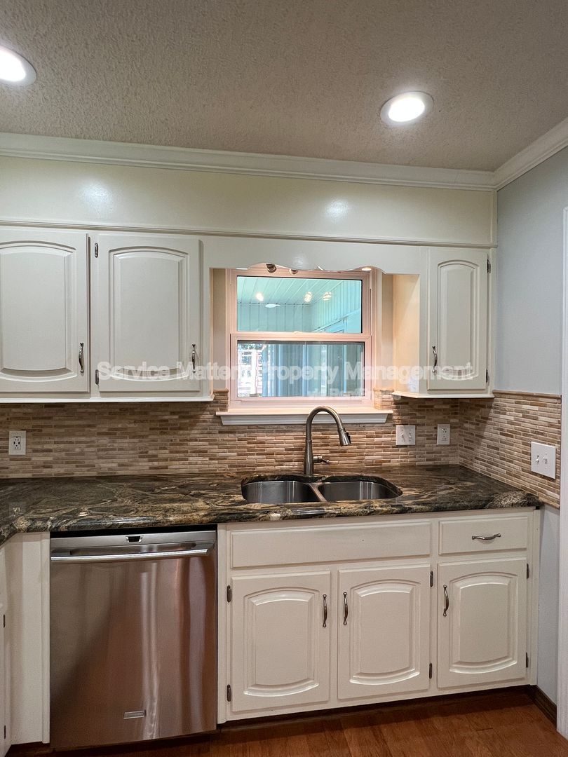 Gallery Image 15