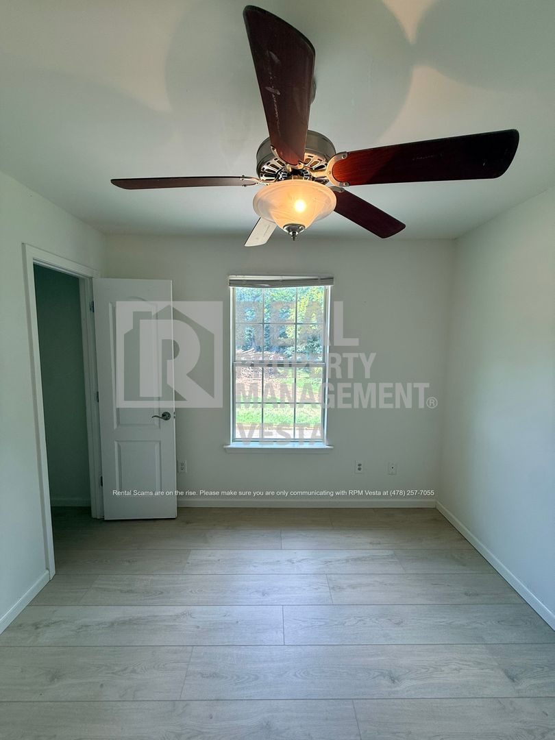 Gallery Image 16