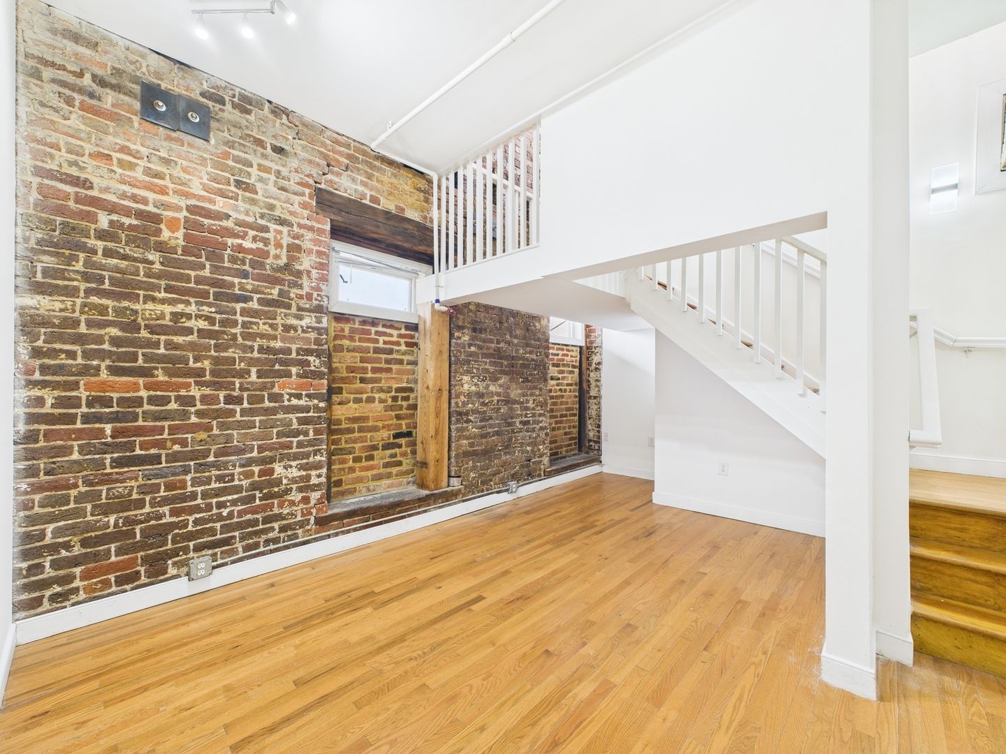 Gallery Image 0