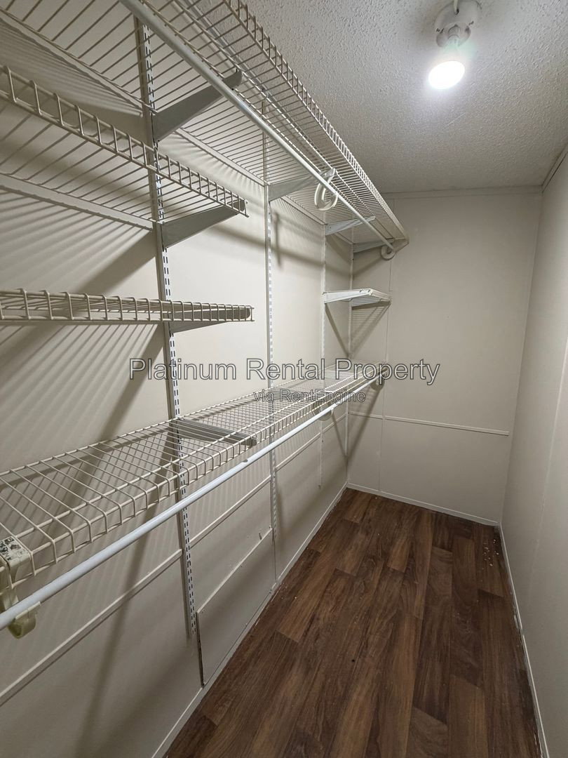 Gallery Image 17