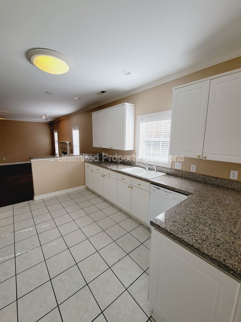 Gallery Image 13