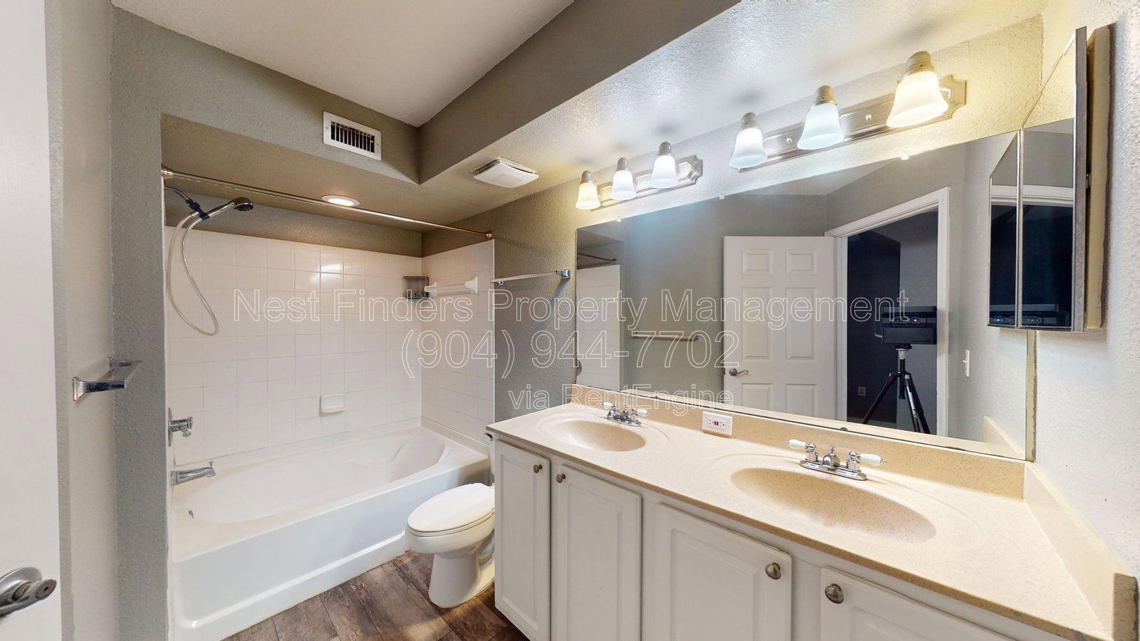 Gallery Image 16