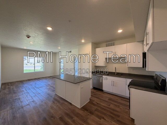 Gallery Image 0