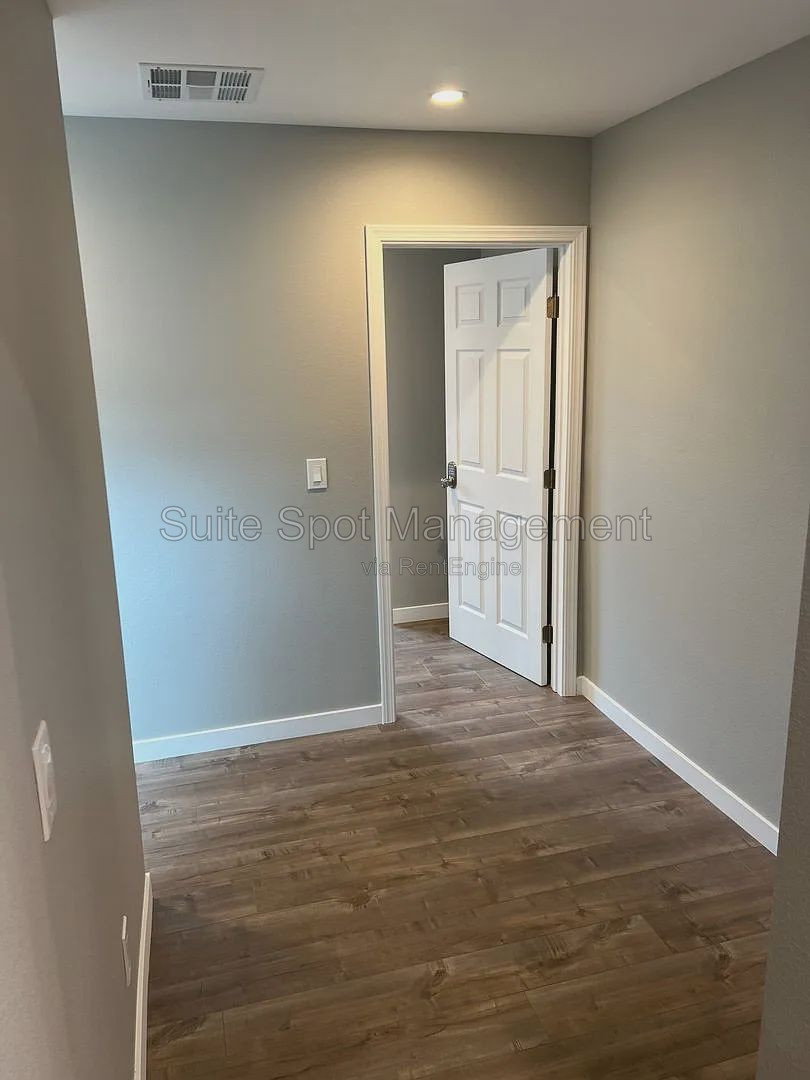 Gallery Image 18