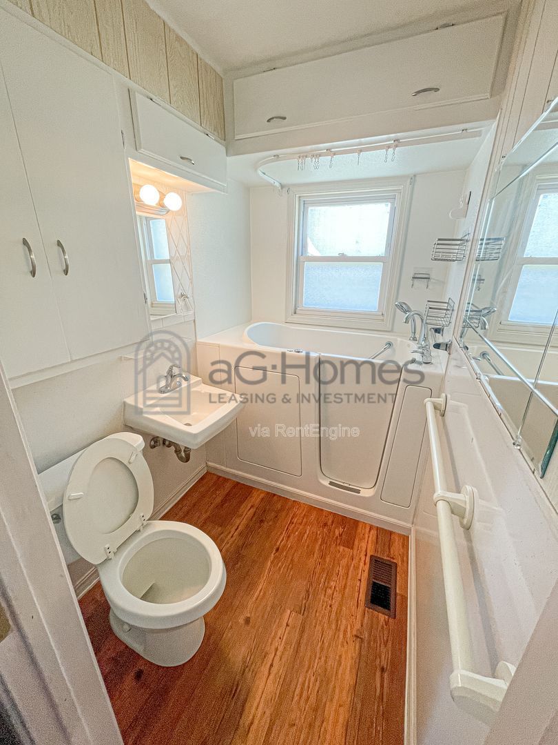 Gallery Image 15