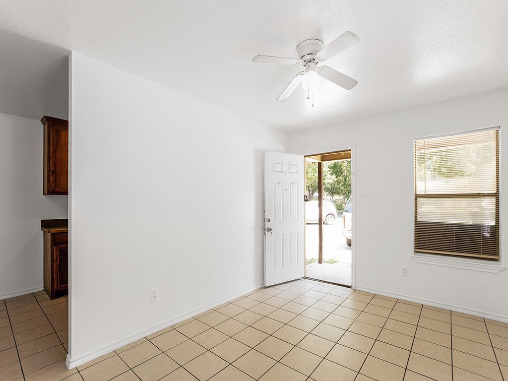 Gallery Image 0