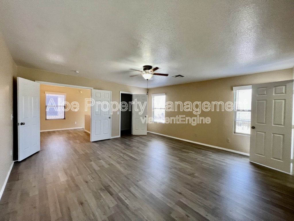 Gallery Image 19