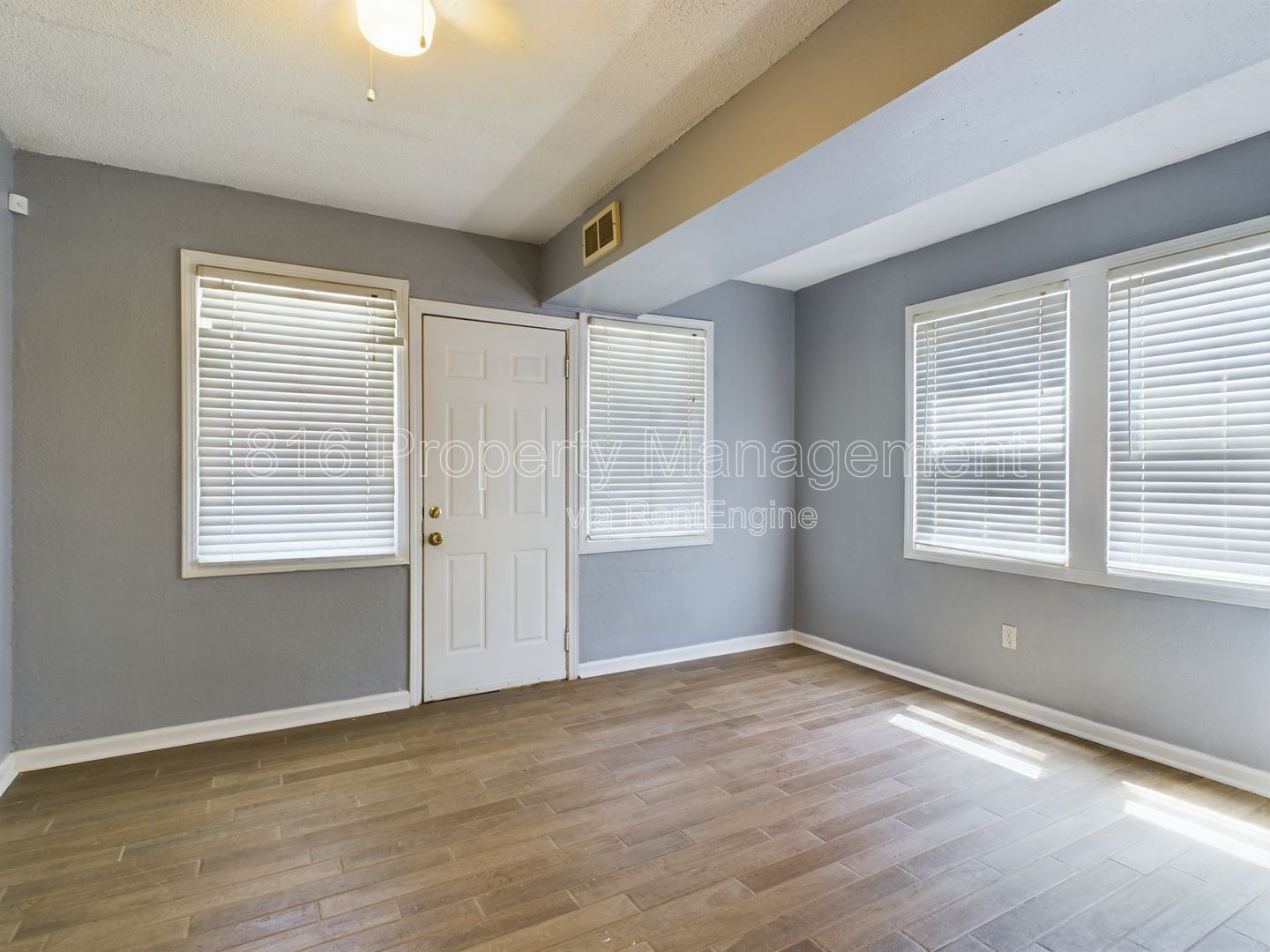 Gallery Image 0