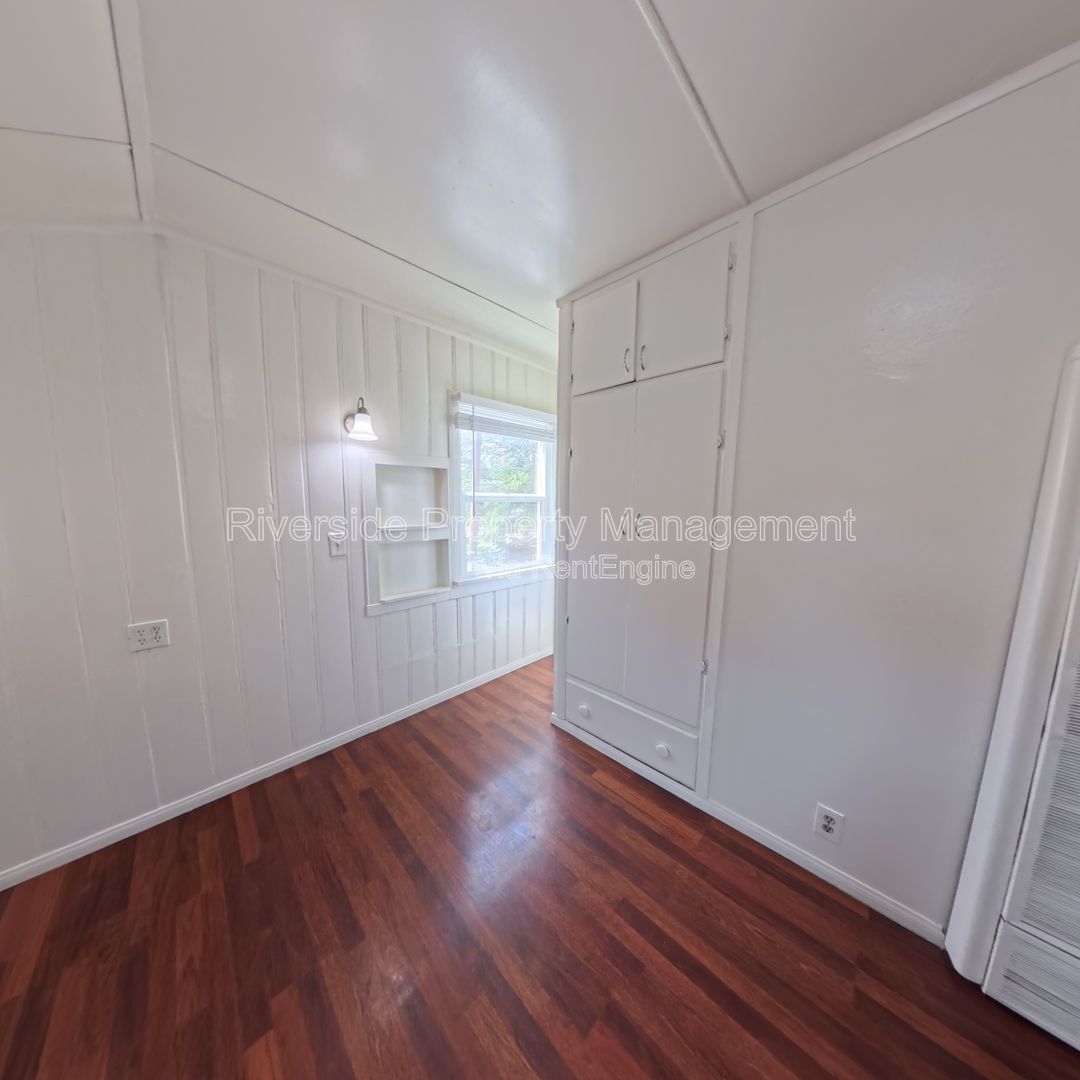 Gallery Image 15