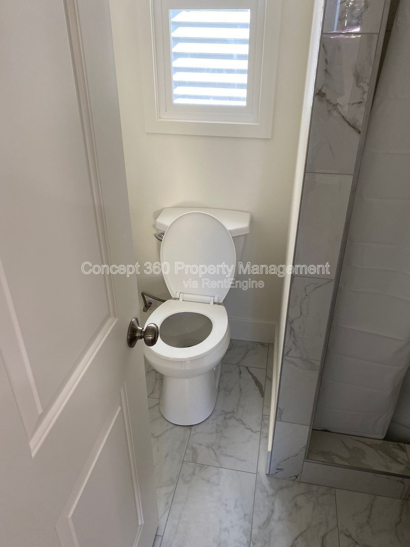 Gallery Image 16