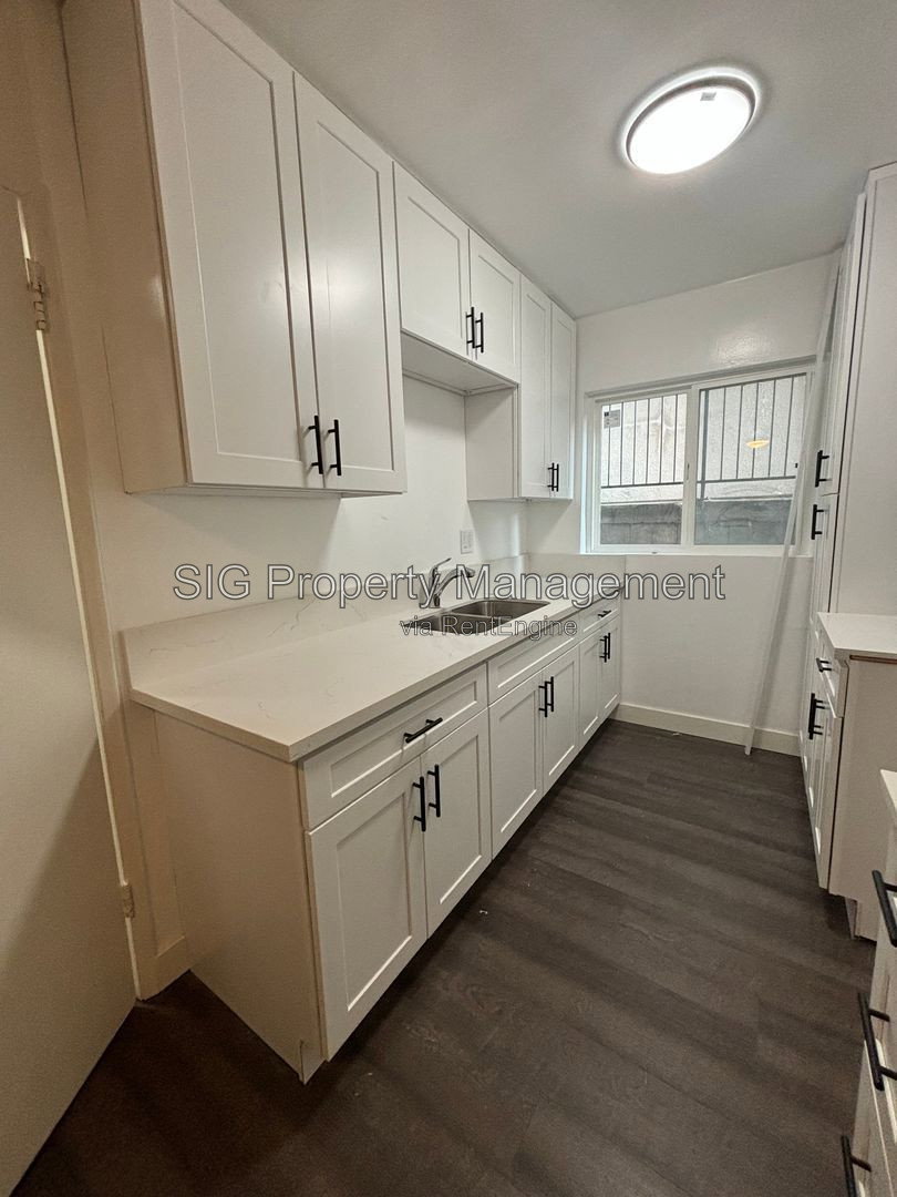 Gallery Image 0