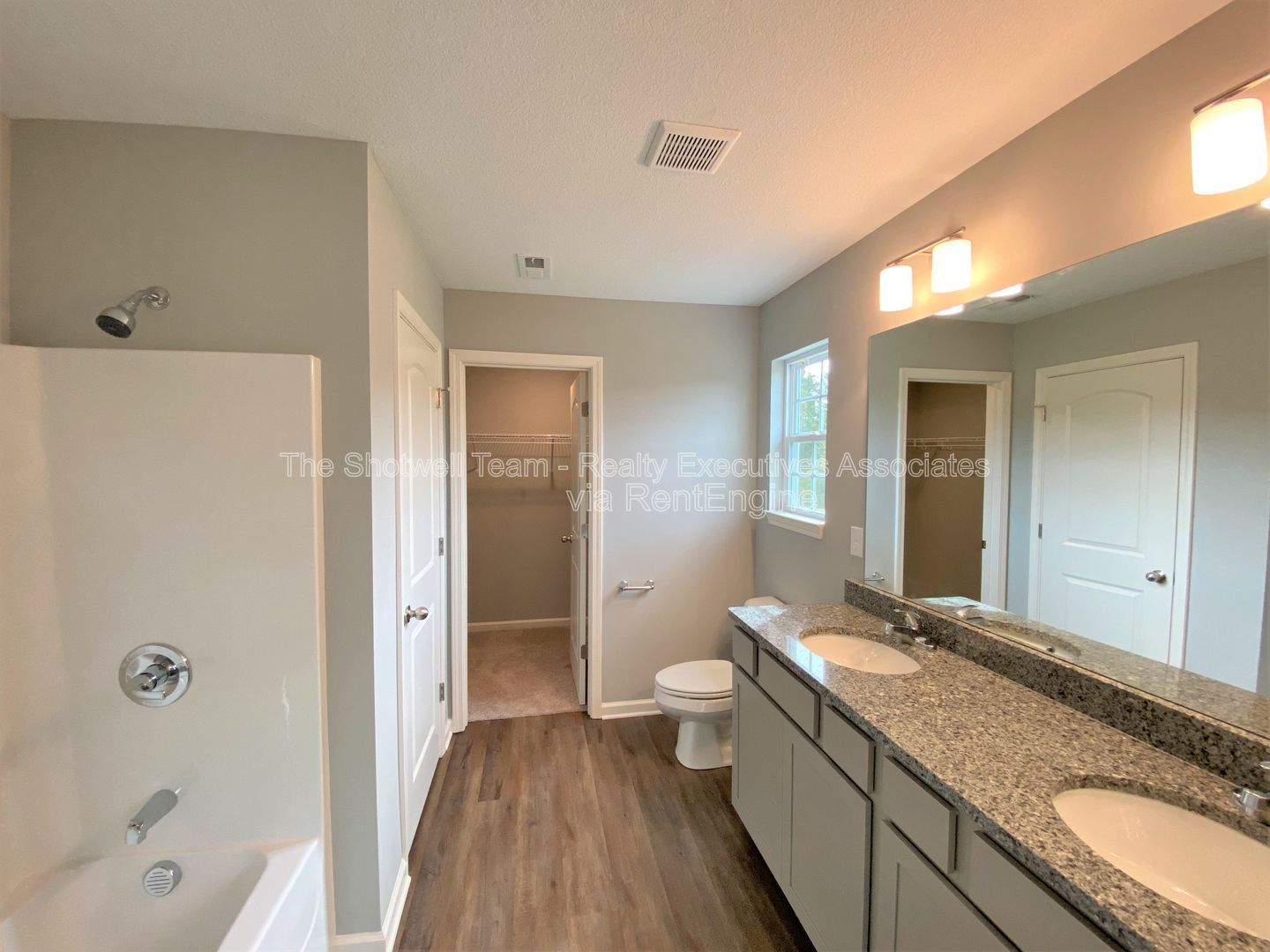 Gallery Image 18