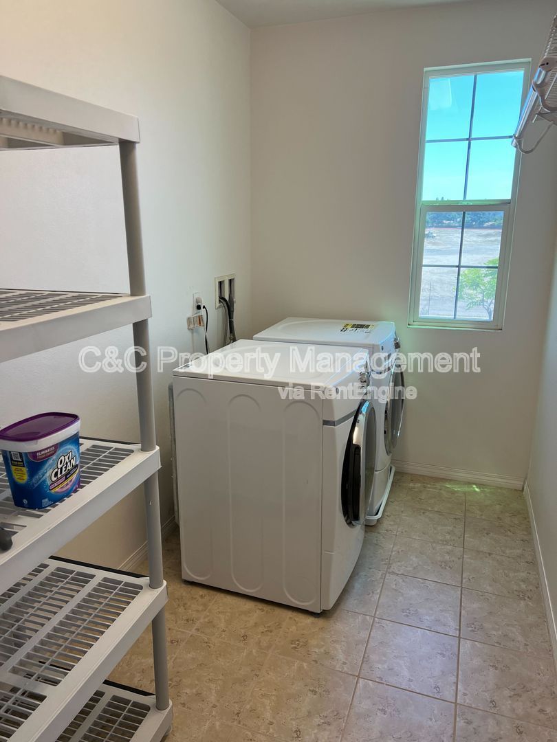 Gallery Image 18