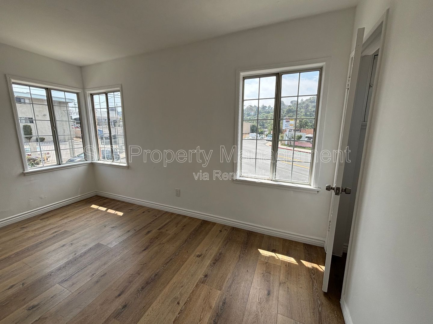 Gallery Image 0