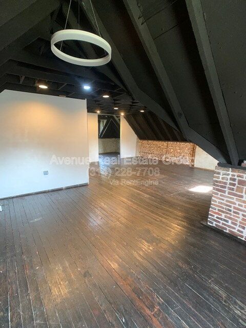Gallery Image 14