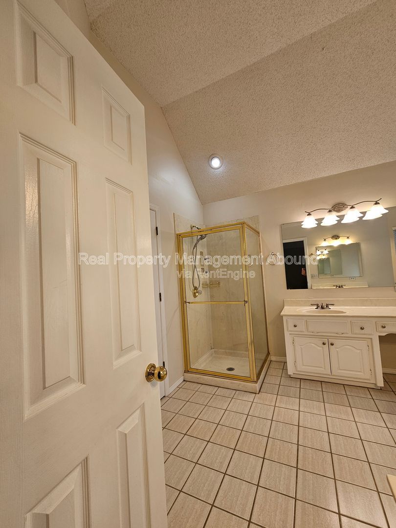 Gallery Image 25