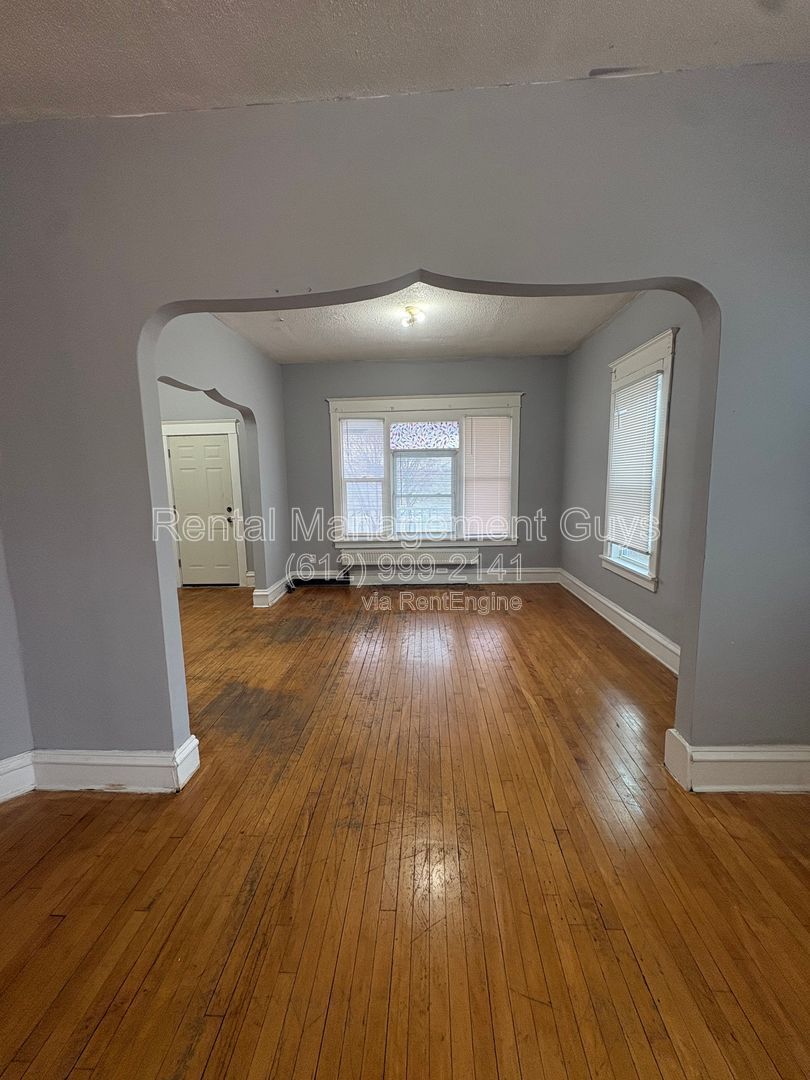 Gallery Image 0