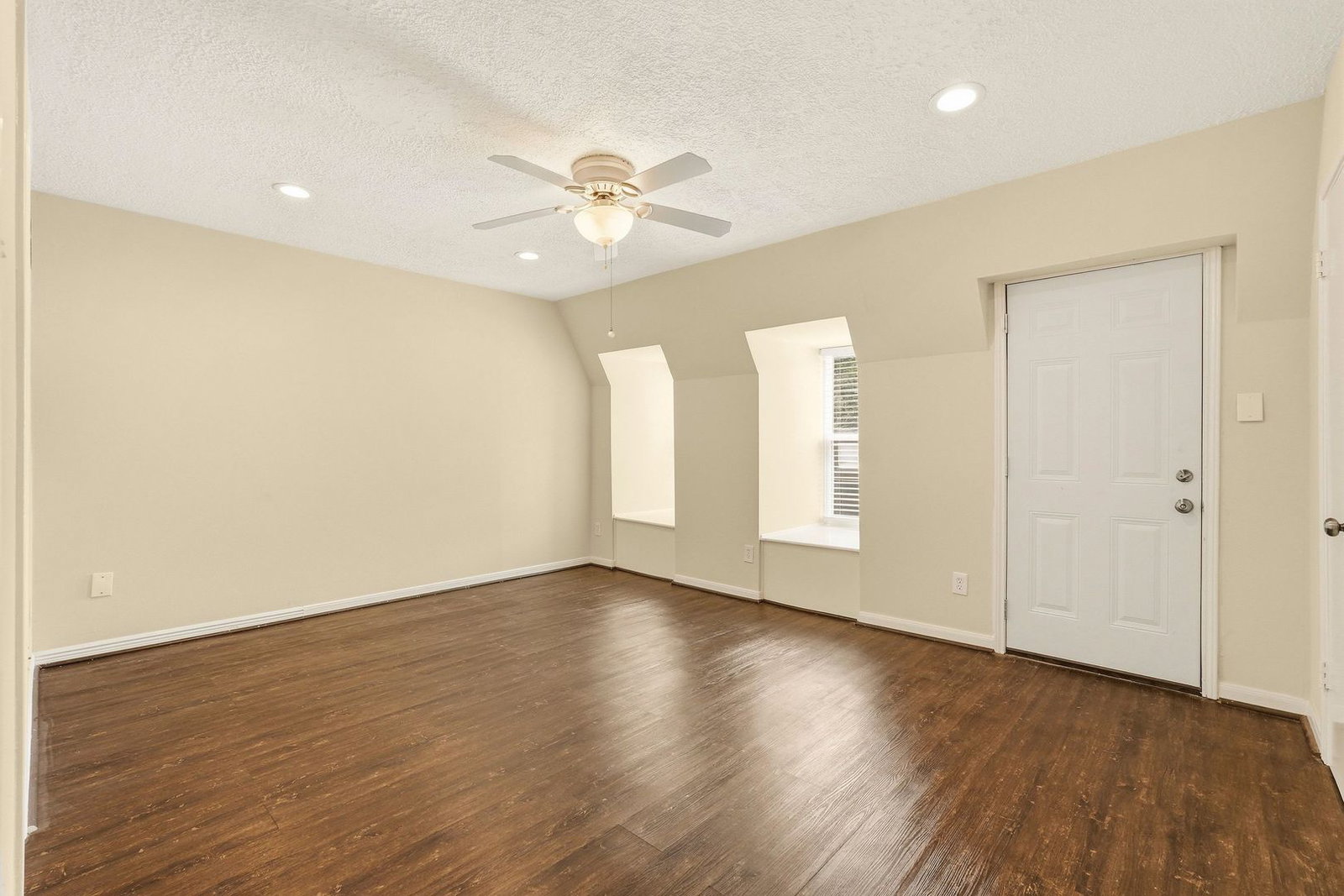 Gallery Image 18