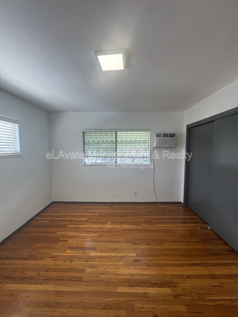 Gallery Image 16