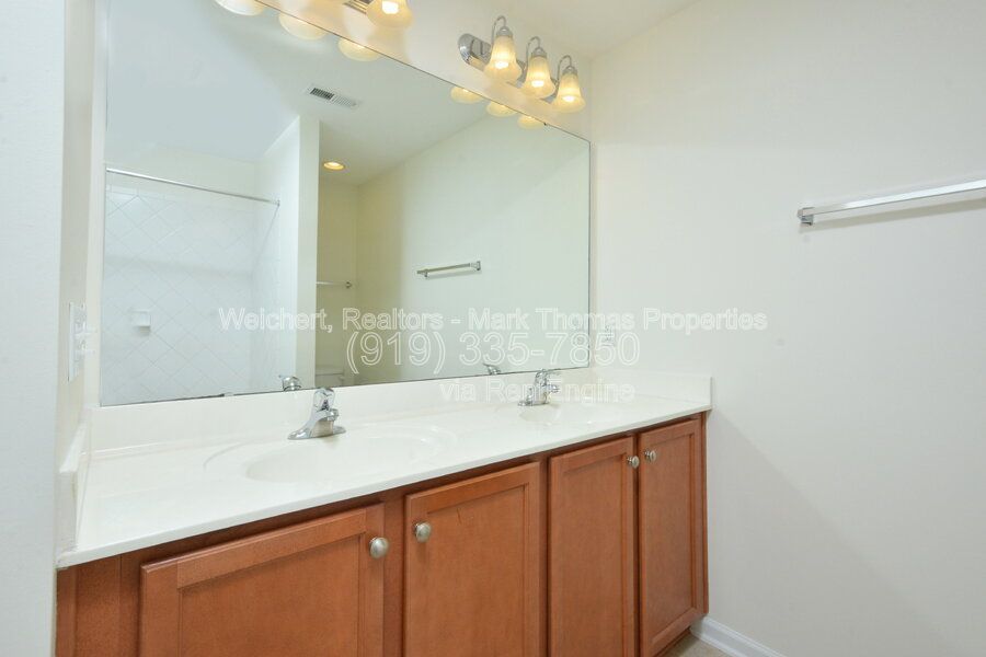 Gallery Image 25