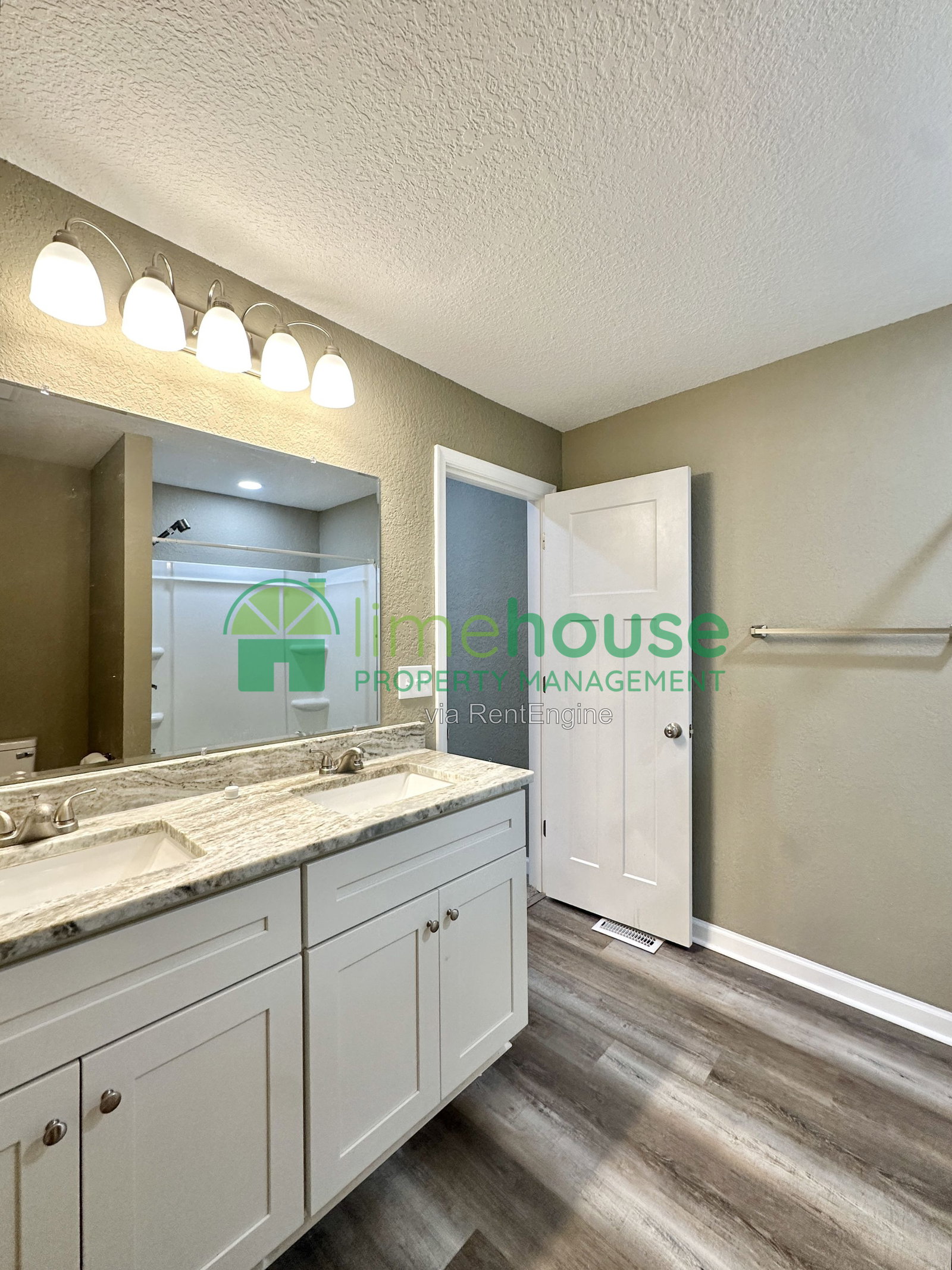 Gallery Image 15