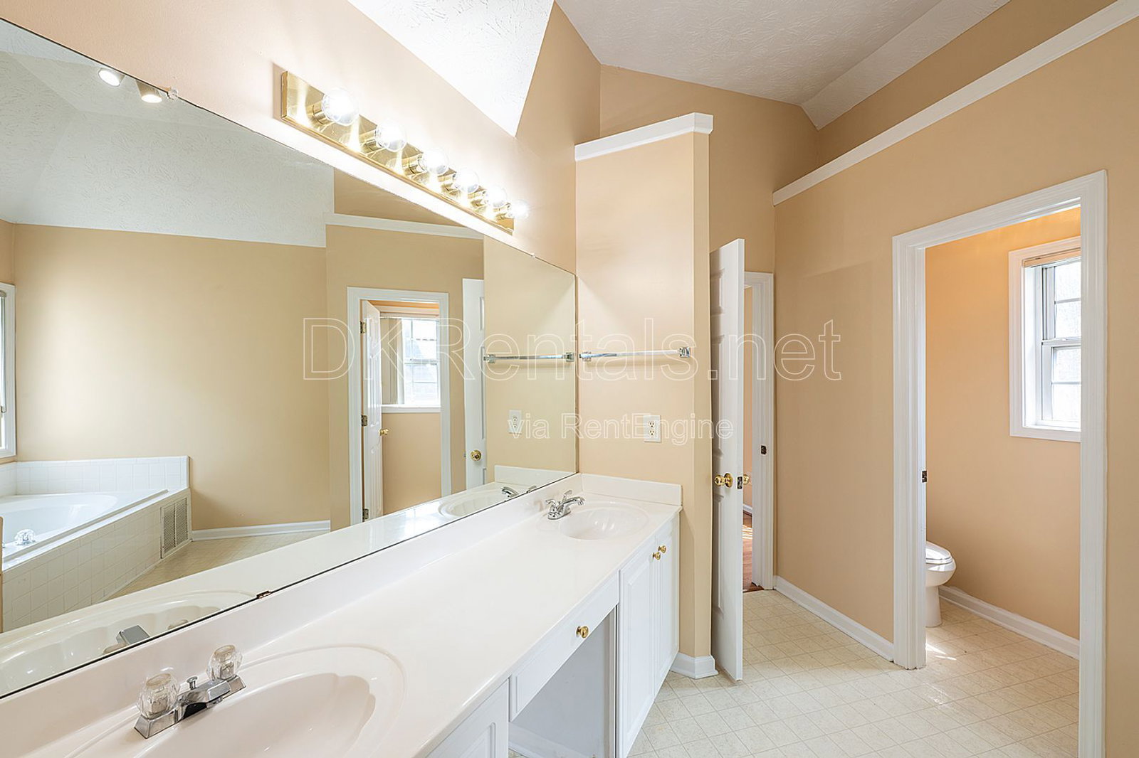 Gallery Image 18