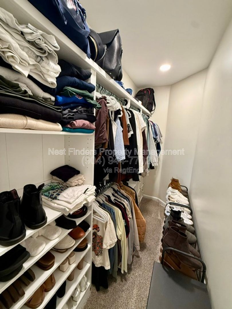 Gallery Image 16