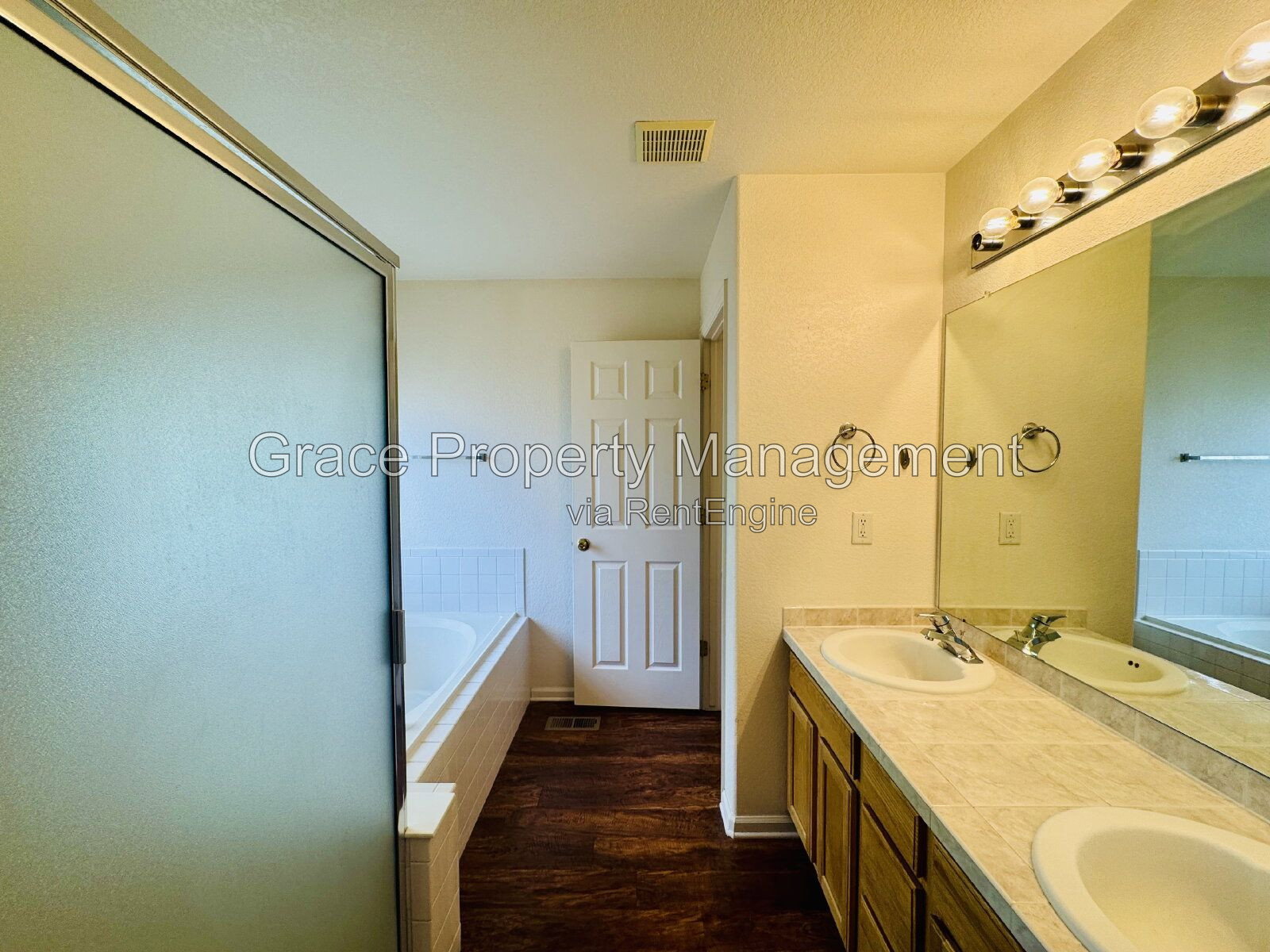 Gallery Image 16