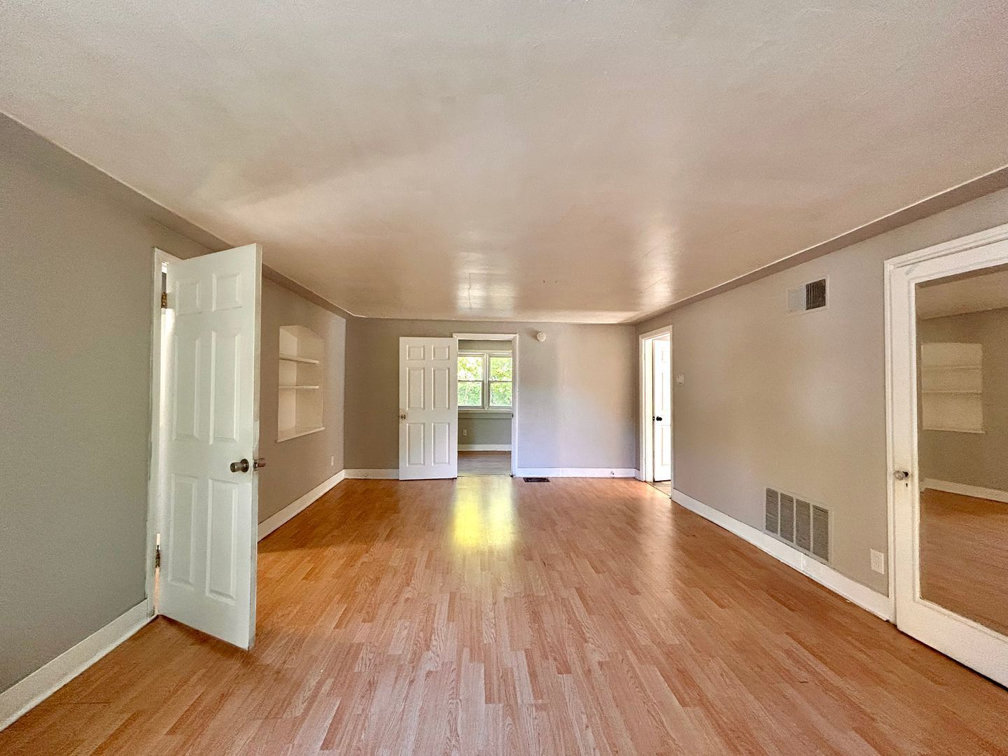 Gallery Image 0