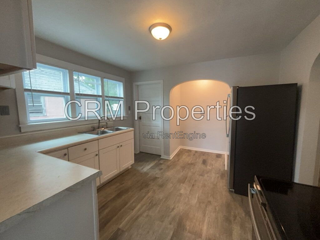 Gallery Image 16