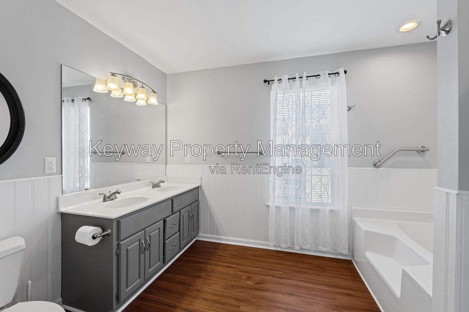 Gallery Image 13
