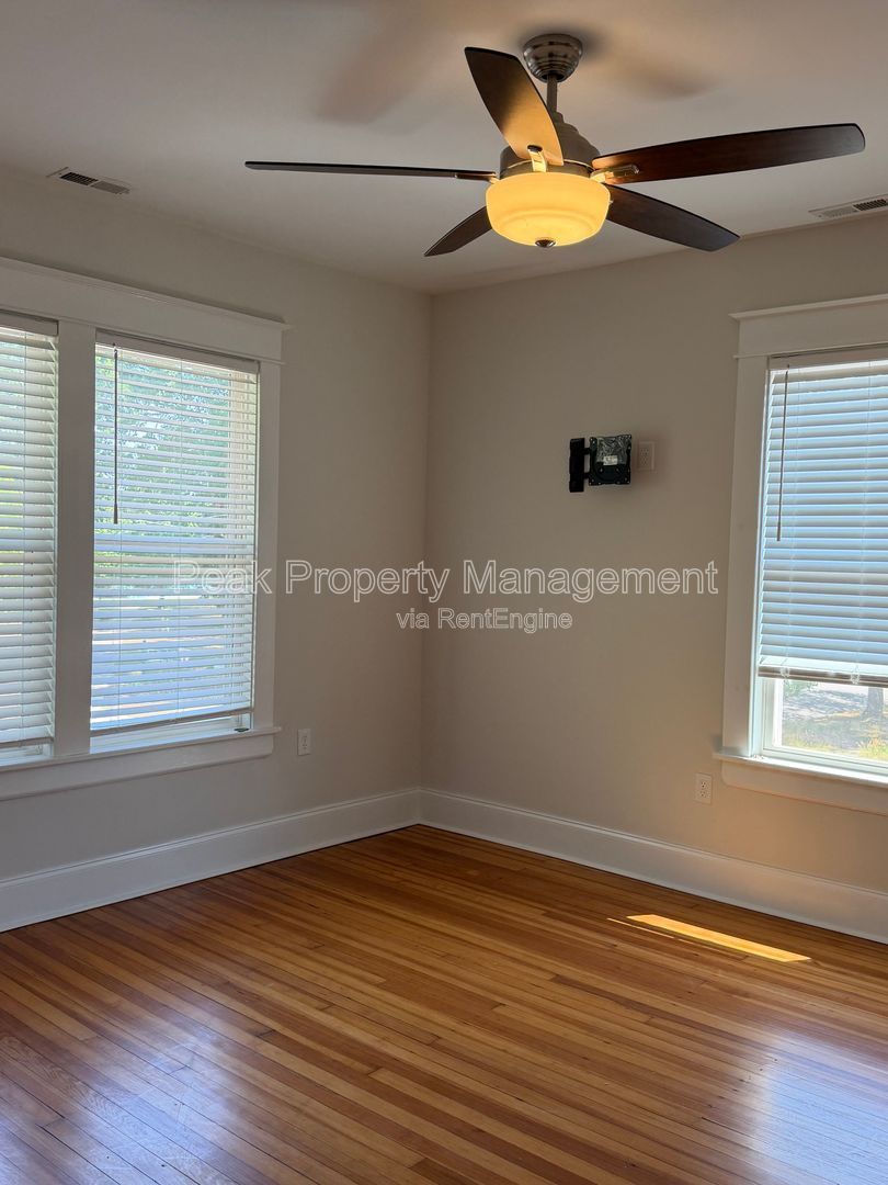 Gallery Image 13