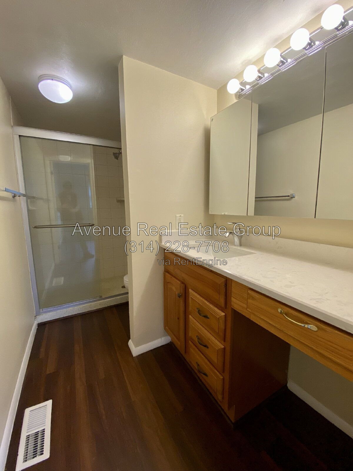 Gallery Image 16