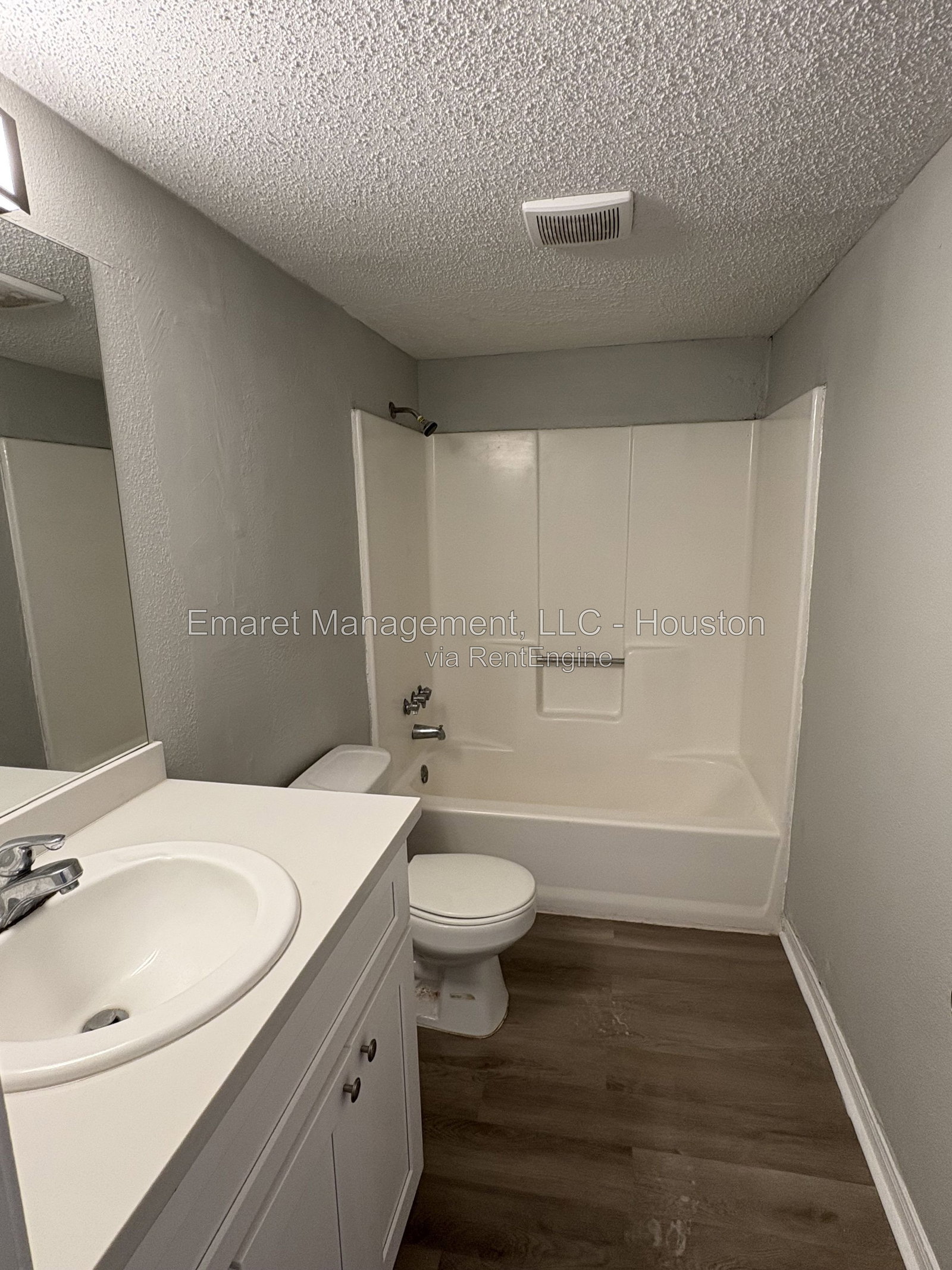 2 Bedroom Multi-Family Home – 105 Cemetery Road #236, Angleton, TX 77515