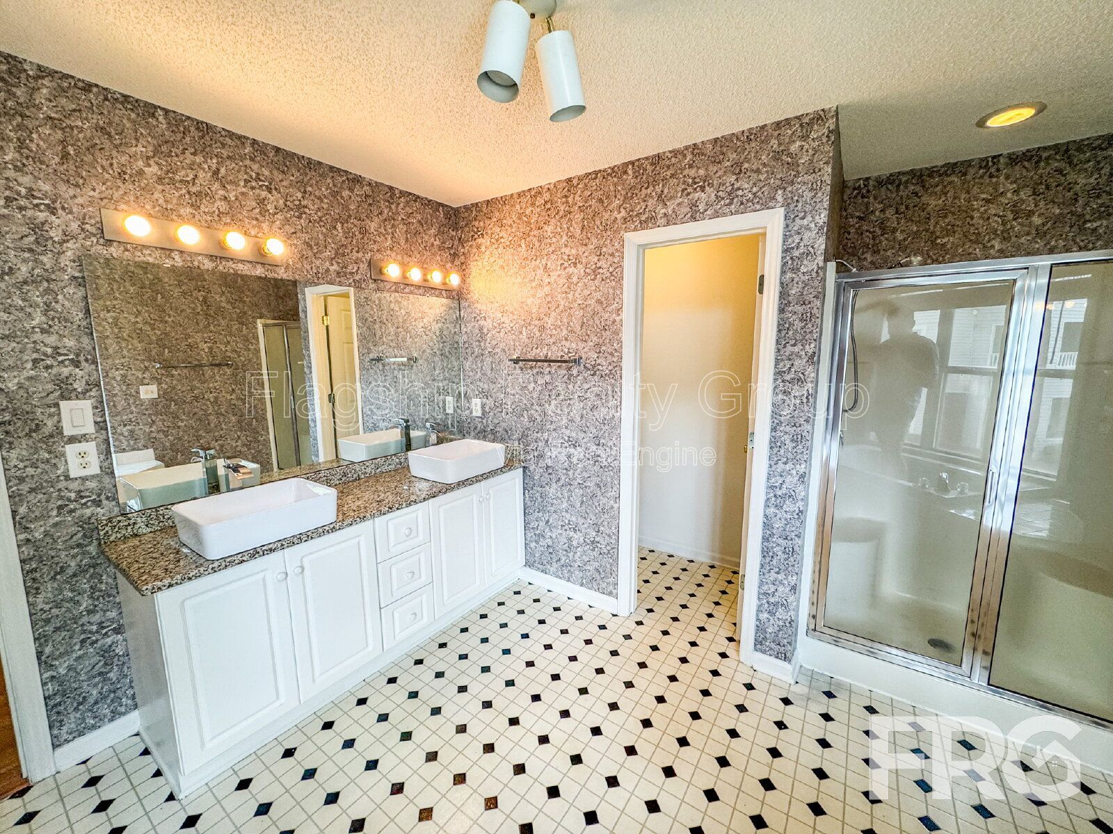 Gallery Image 25