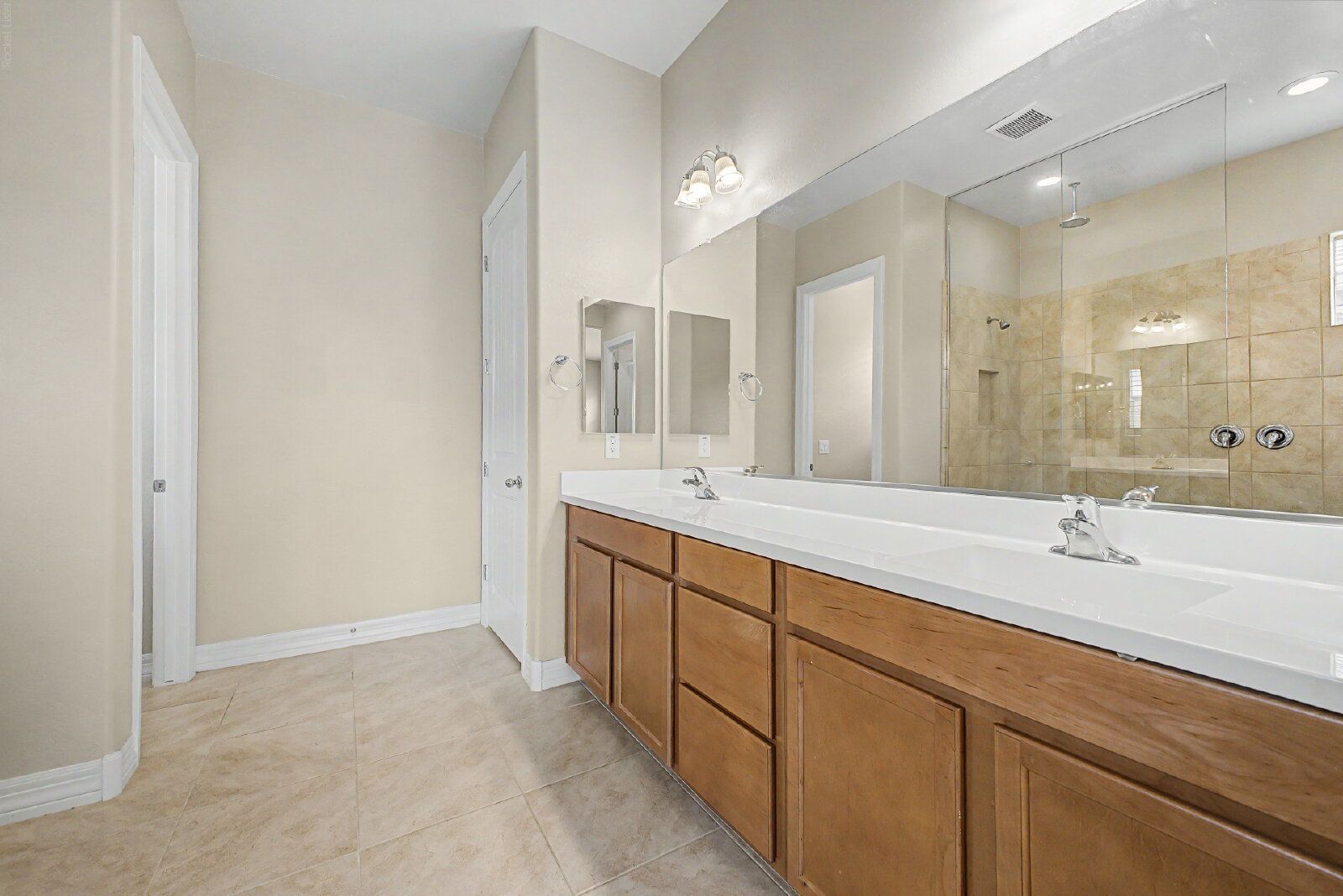 Gallery Image 25