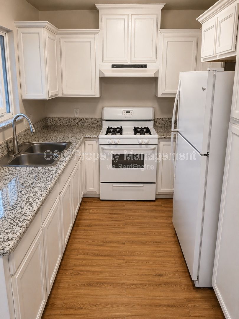 Gallery Image 0