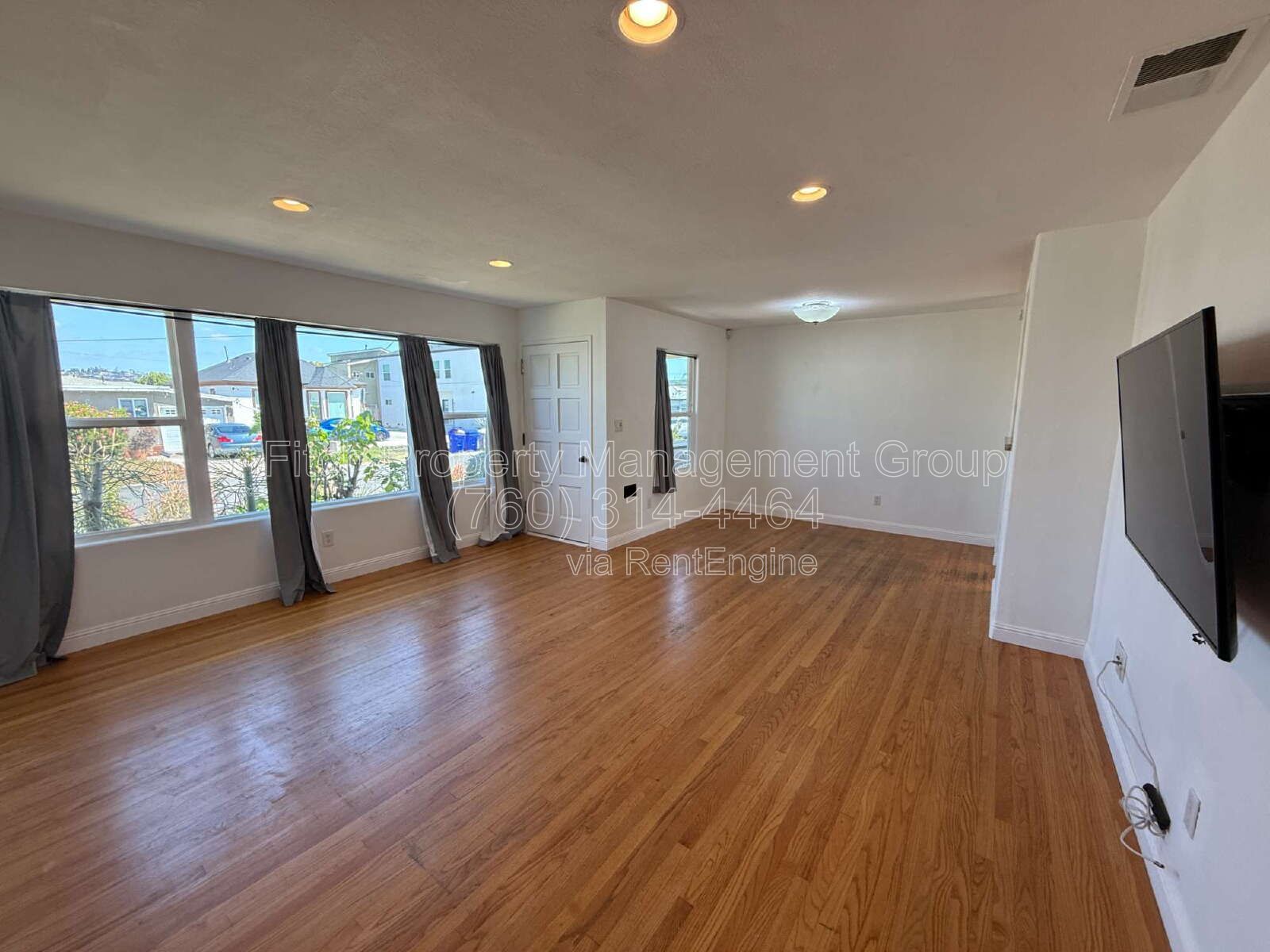 Gallery Image 0
