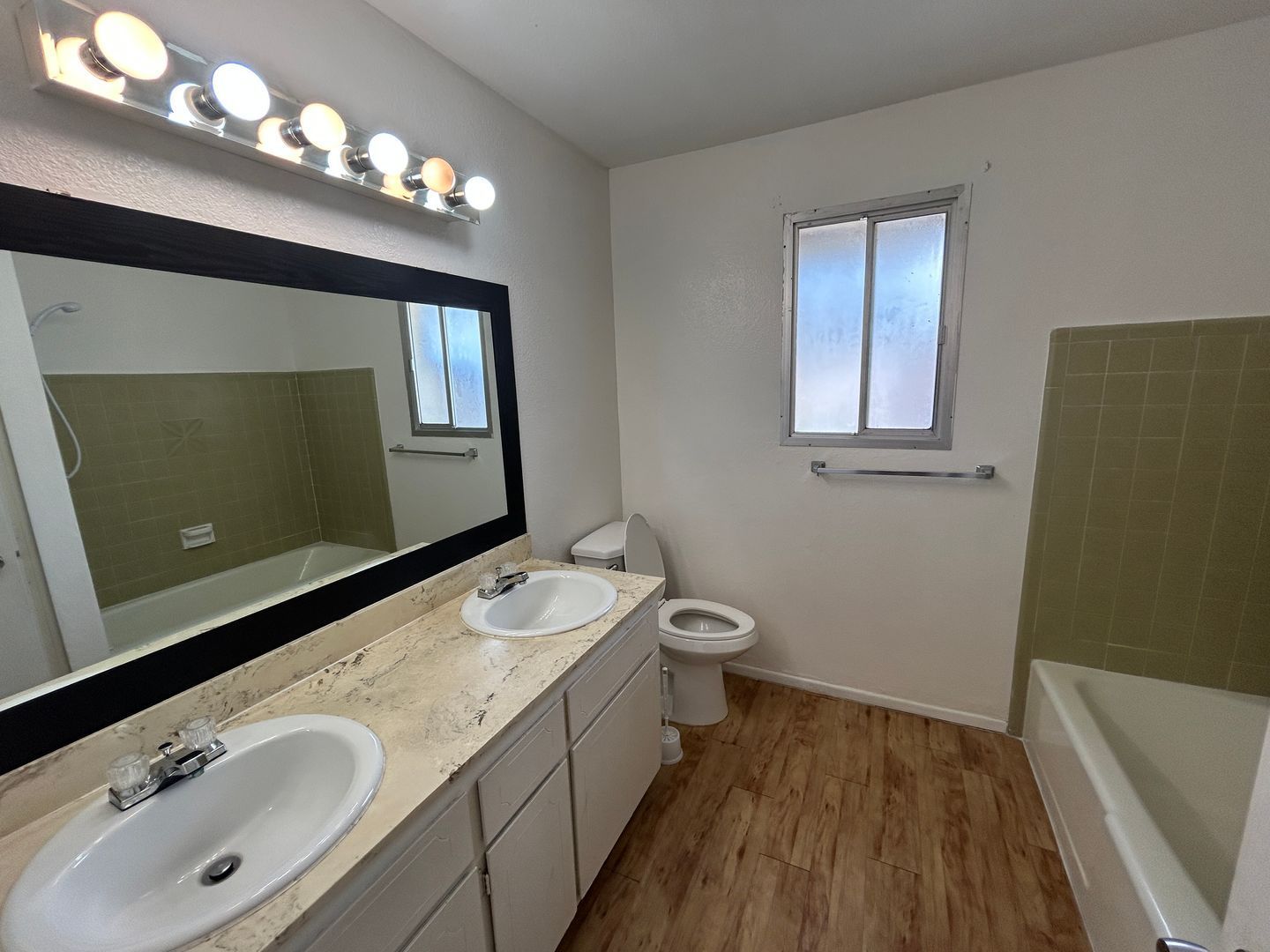 Gallery Image 13