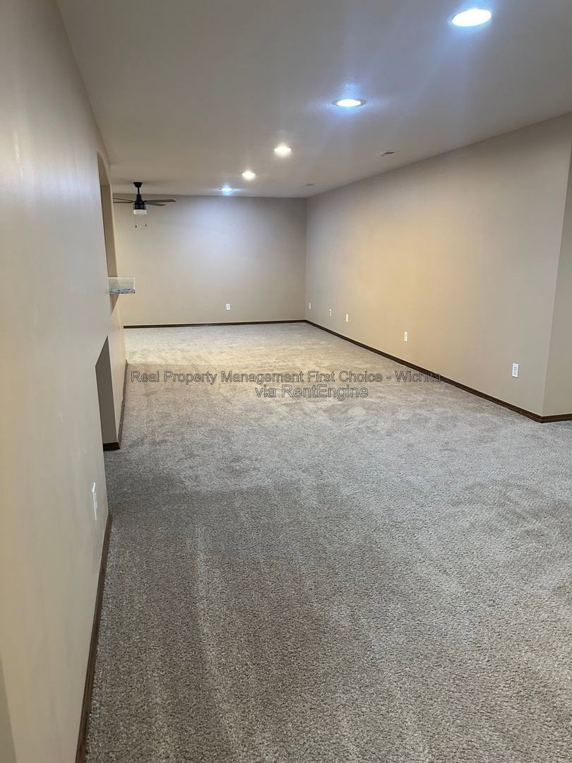 Gallery Image 19