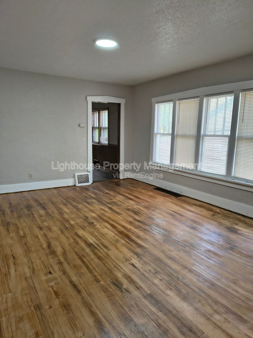 Gallery Image 17