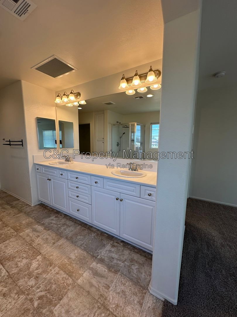 Gallery Image 16