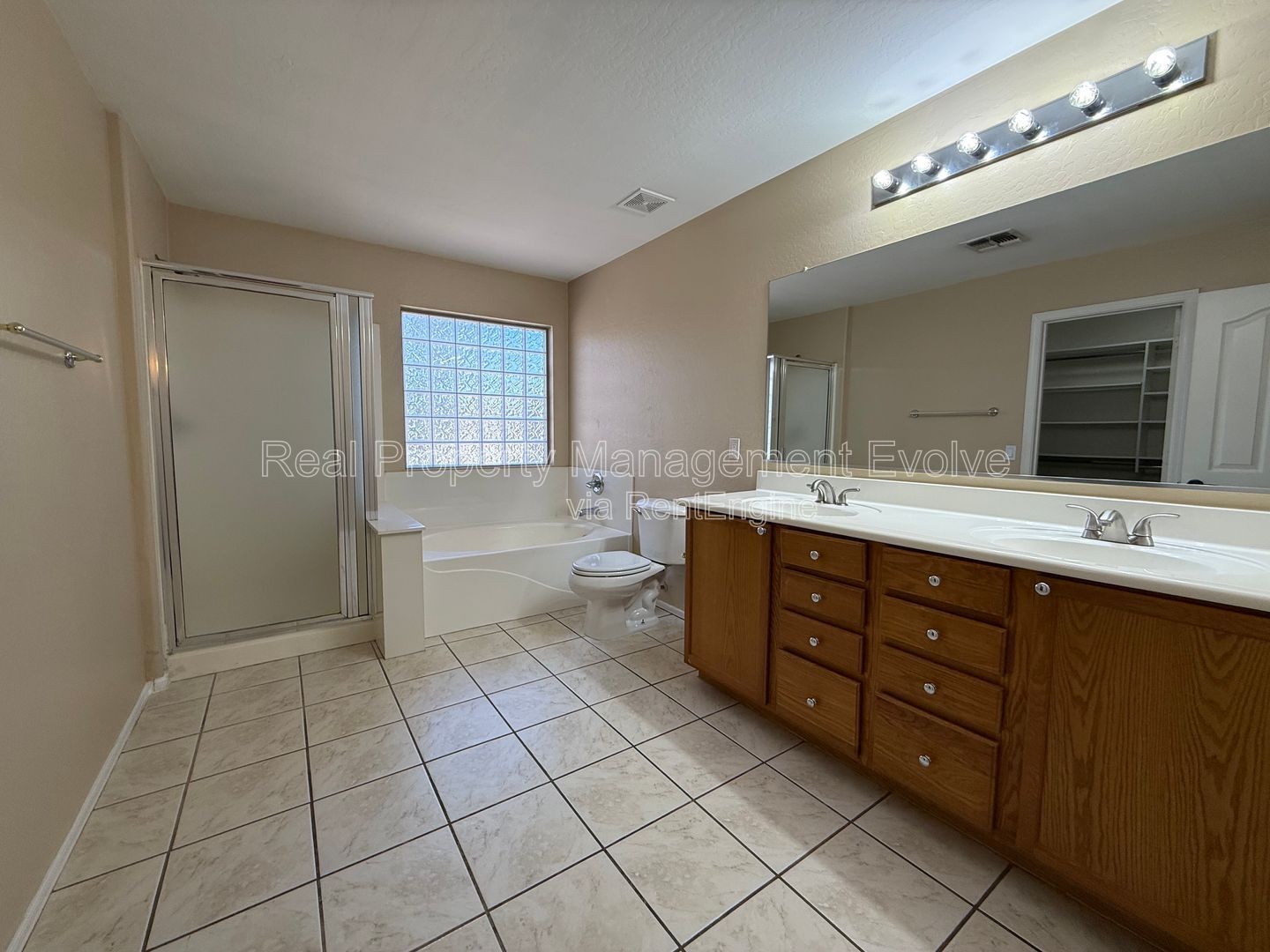 Gallery Image 18