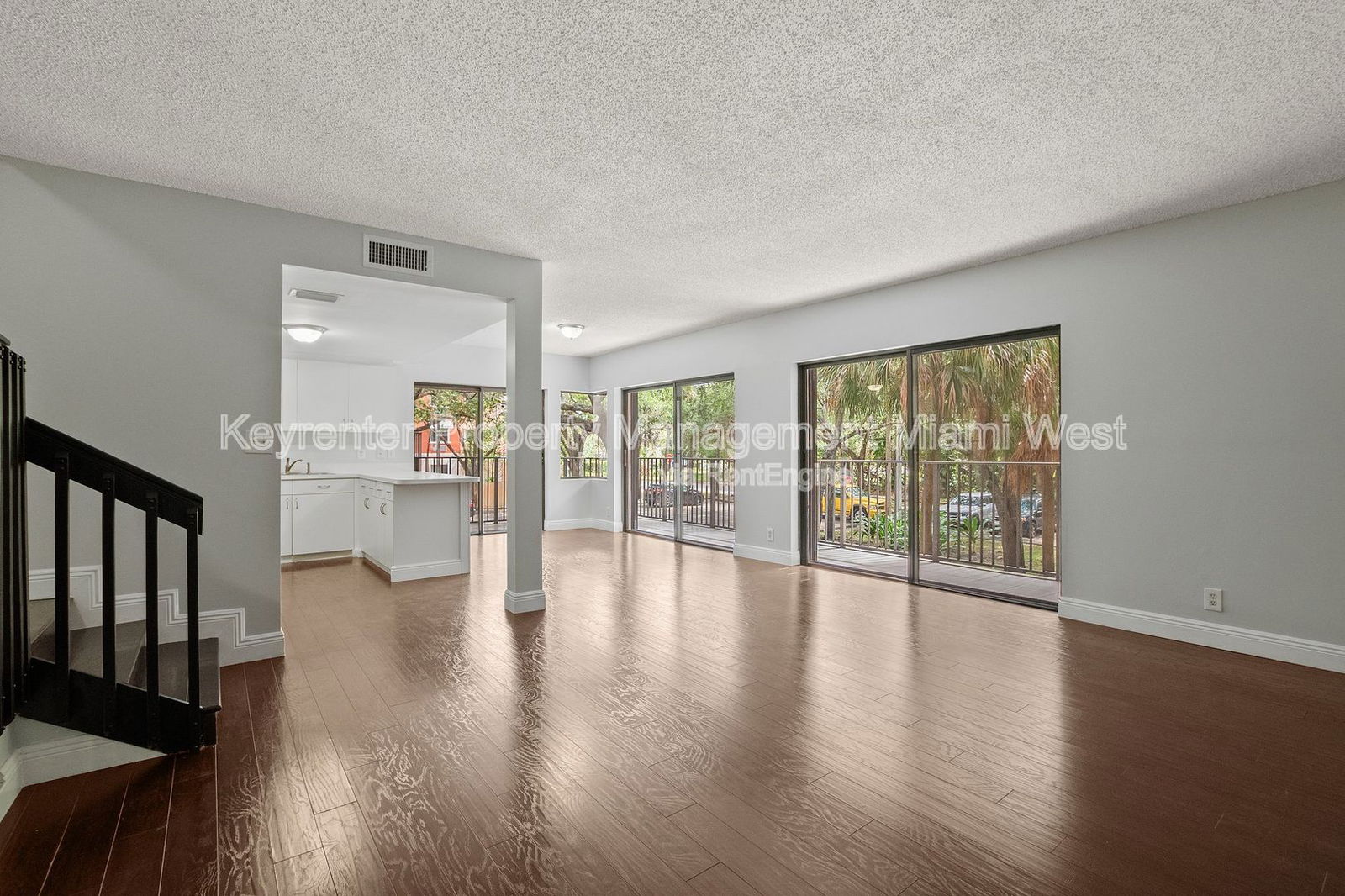 Gallery Image 0